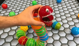 Learn colours with Monster Worm. Slither.io. game. DIY