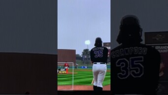 Brandon Crawford takes one DEEEEP!
